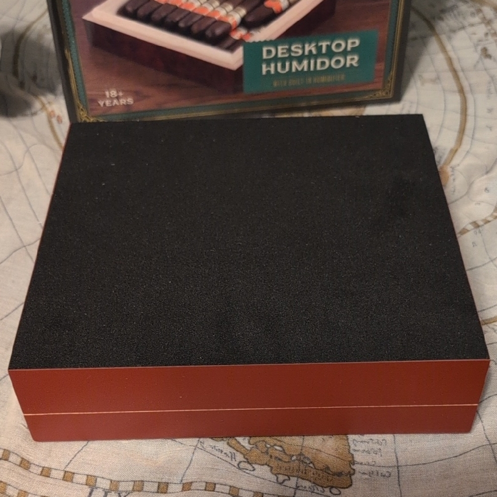 Bond Street Desktop With Built-in Humidor Cigar Case Brand New In Box - Picture 14 of 16